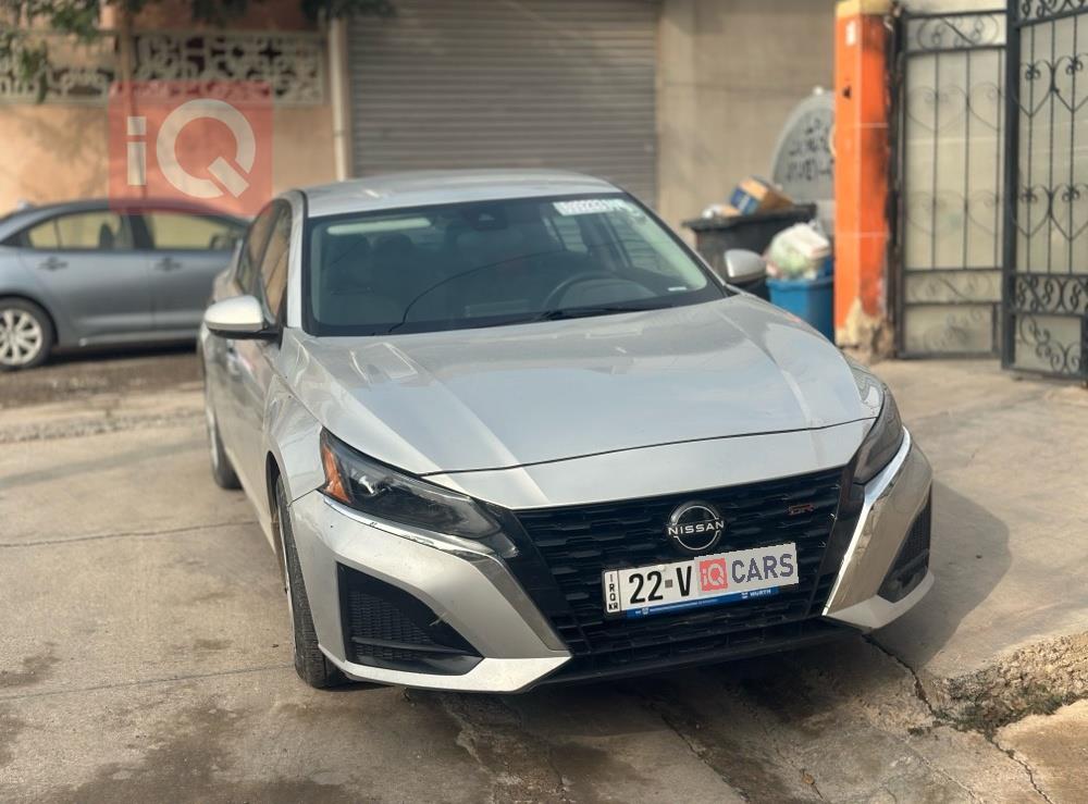 نيسان ألتيما